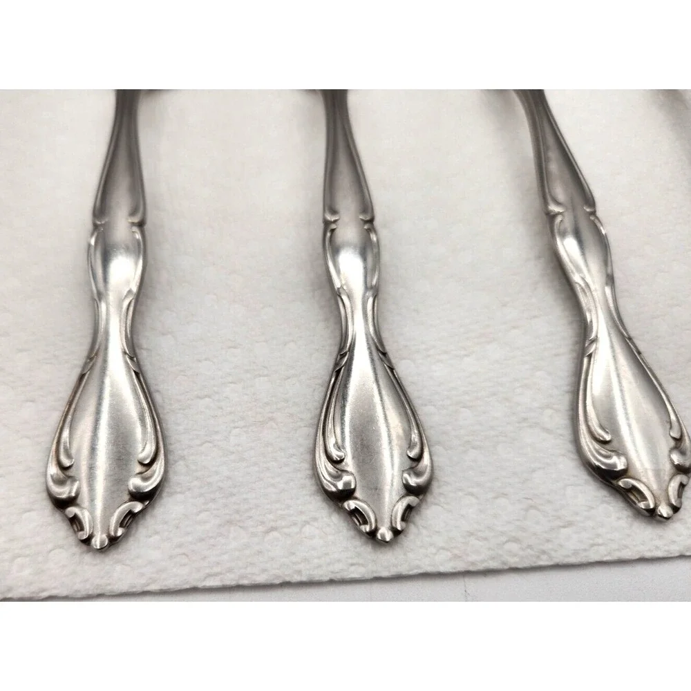 Oneida lot tablespoons
